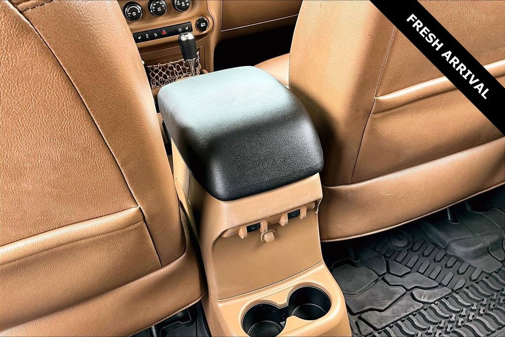 Used 2014 Jeep Wrangler Unlimited Rubicon image 10