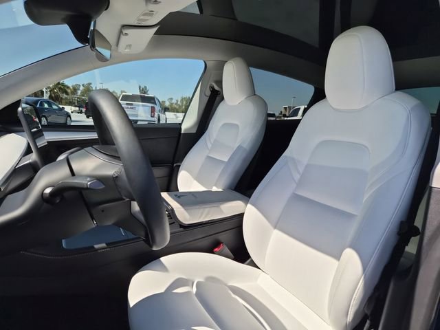 Used 2024 Tesla Model Y Long Range image 17