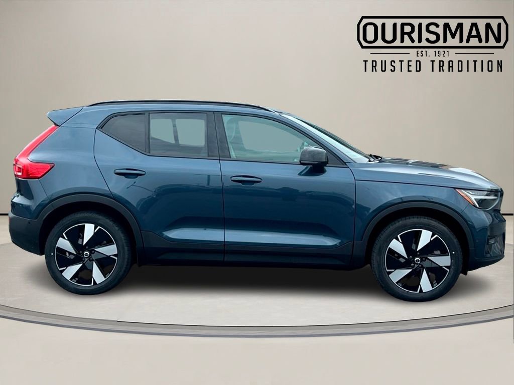 New 2026 Volvo EX40 Plus w/ Protection Package Premier image 2