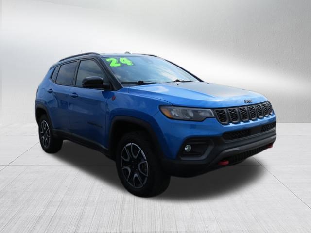 Used 2024 Jeep Compass Trailhawk image 9