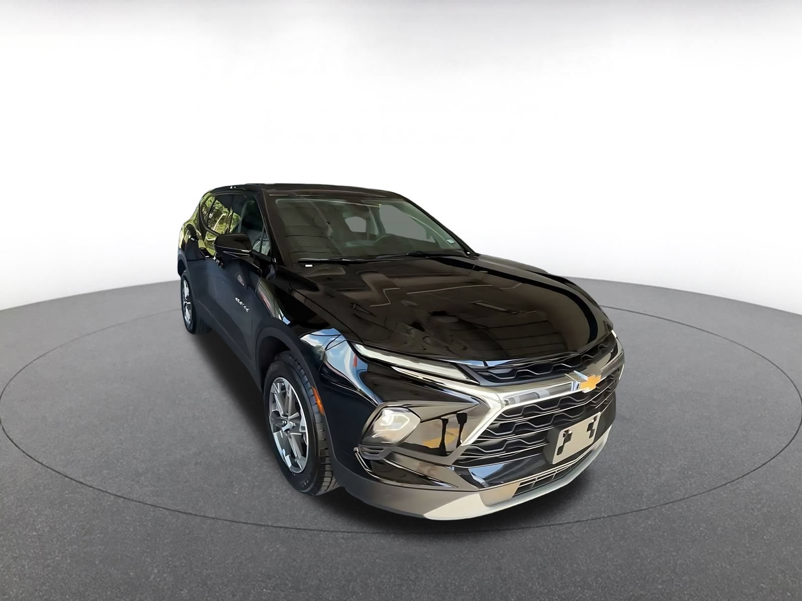 Used 2026 Chevrolet Blazer LT FWD image 3
