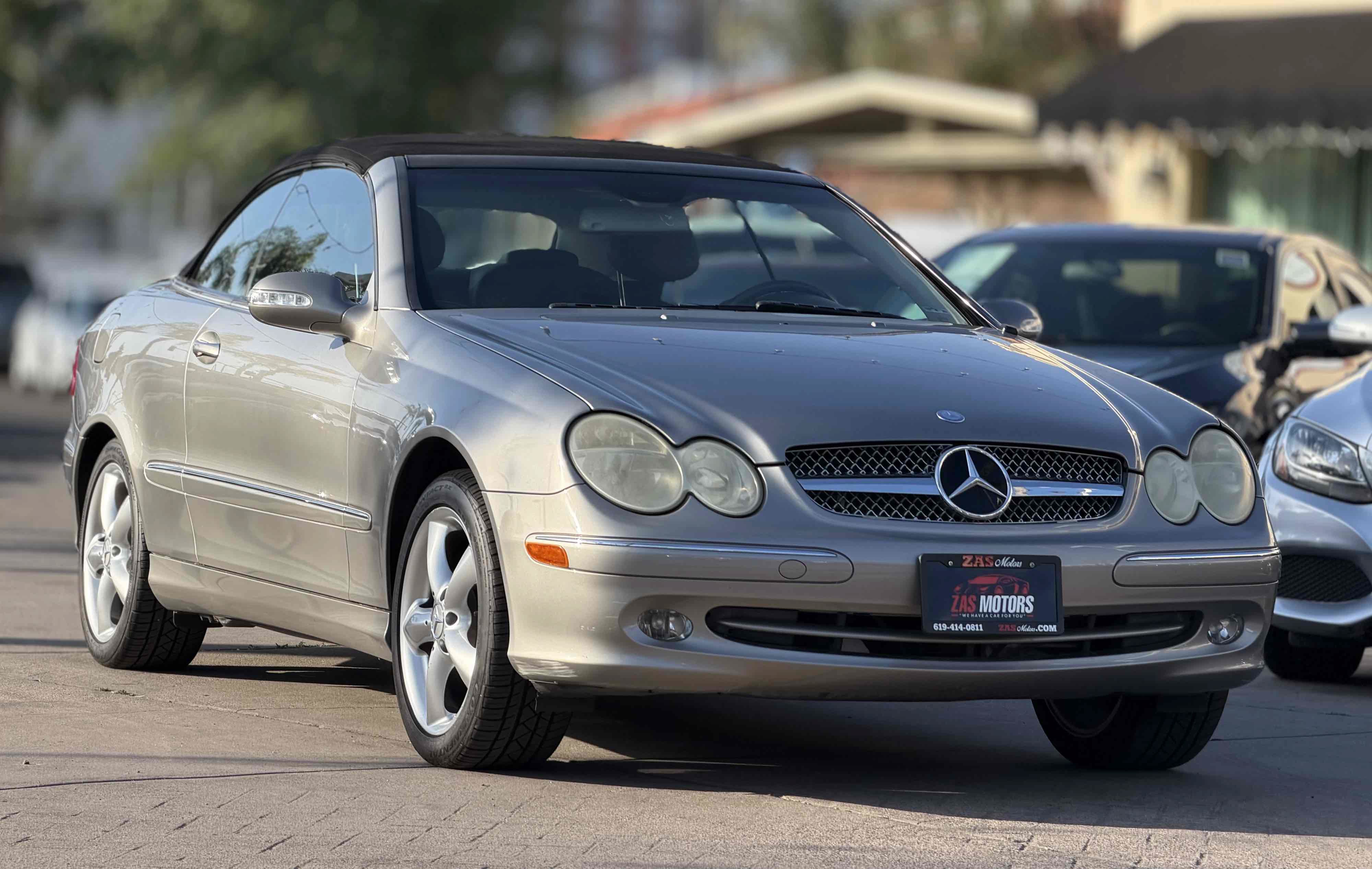 Used 2005 Mercedes-Benz CLK 320 Cabriolet image 4