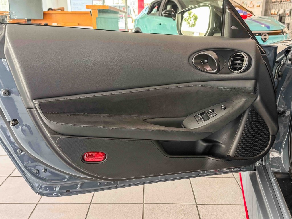 Certified 2024 Nissan Z Performance w/ Floor Mat Package RWD image 19