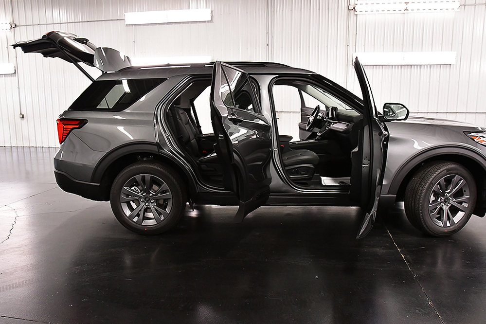 New 2026 Ford Explorer Active w/ Active Comfort Package AWD/4WD image 34