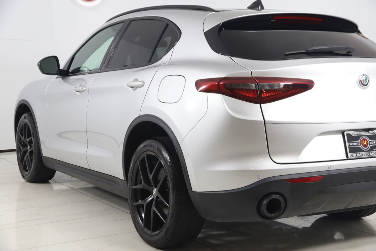 Used 2019 Alfa Romeo Stelvio w/ Nero Edizione RWD image 23