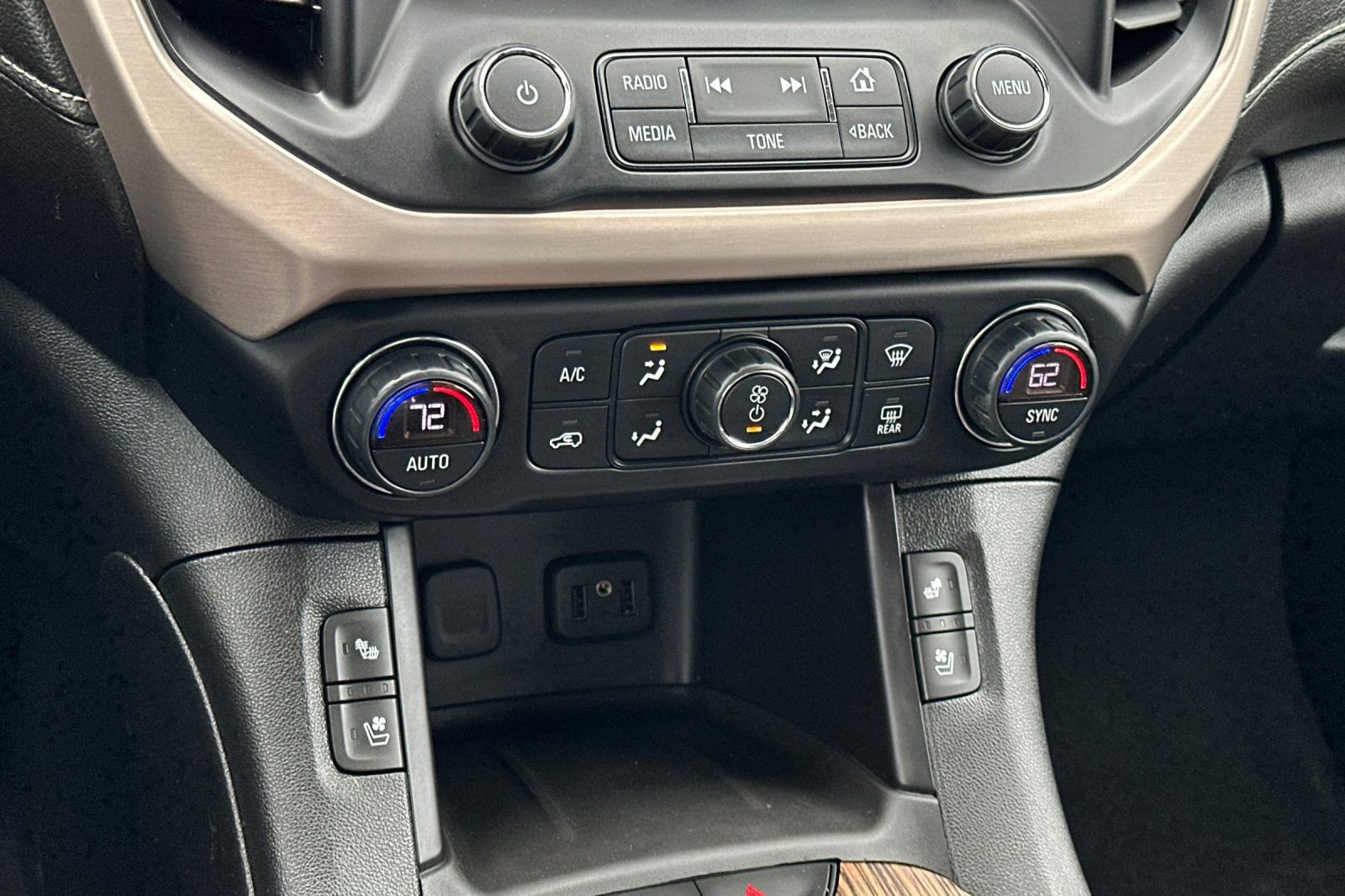 Used 2019 GMC Acadia Denali w/ Technology Package AWD/4WD image 20