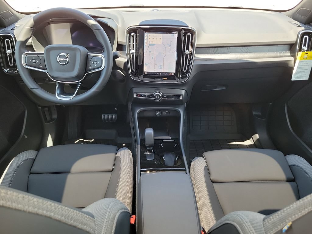 New 2024 Volvo C40 Recharge Core w/ Climate Package AWD/4WD image 6