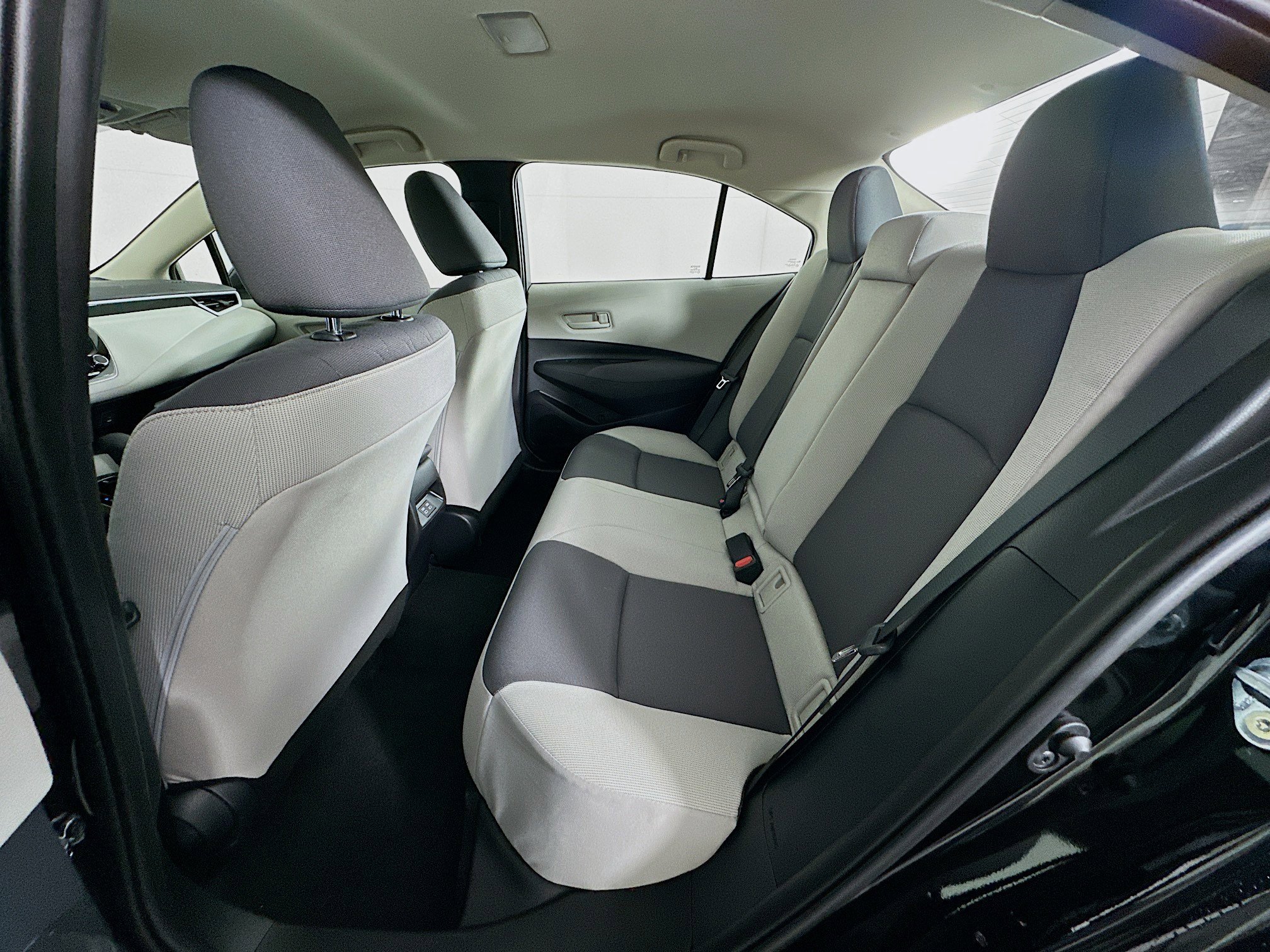 Used 2026 Toyota Corolla LE w/ LE Premium Package image 27