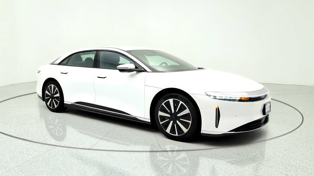 Used 2024 Lucid Air Pure RWD image 3