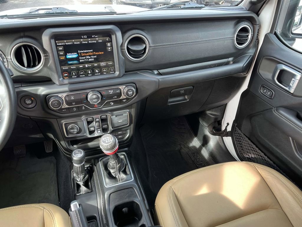 Used 2018 Jeep Wrangler Unlimited Sahara image 11