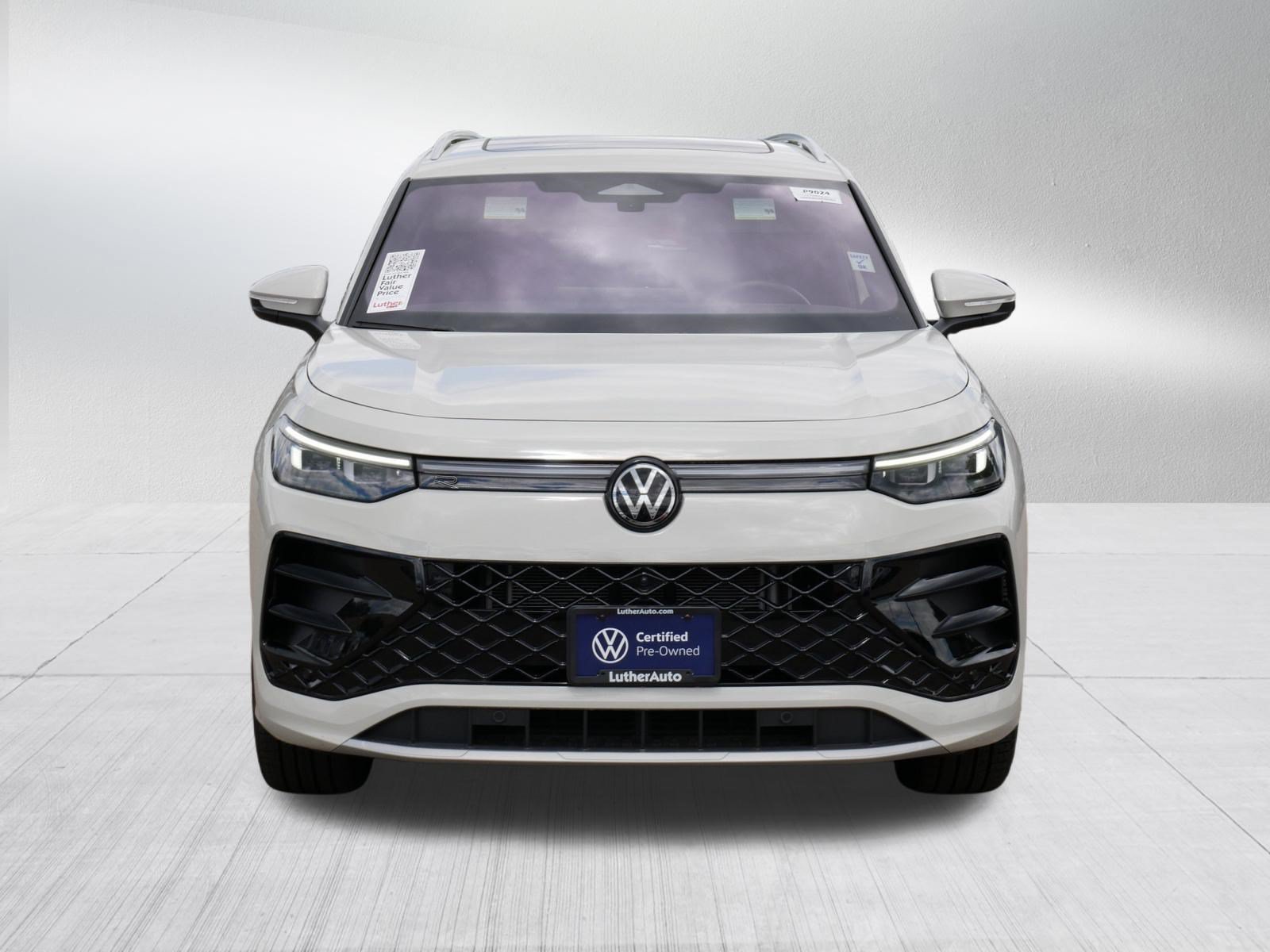 Certified 2025 Volkswagen Tiguan SEL R-Line AWD/4WD image 2