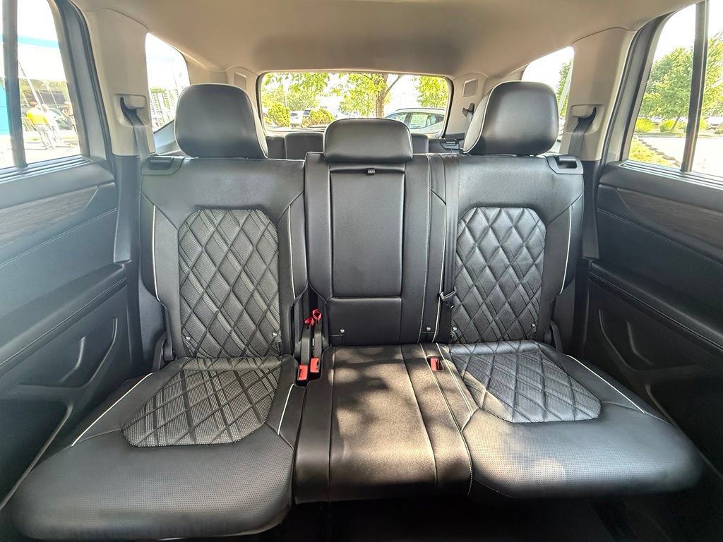 Used 2024 Volkswagen Atlas SEL Premium R-Line AWD/4WD image 34