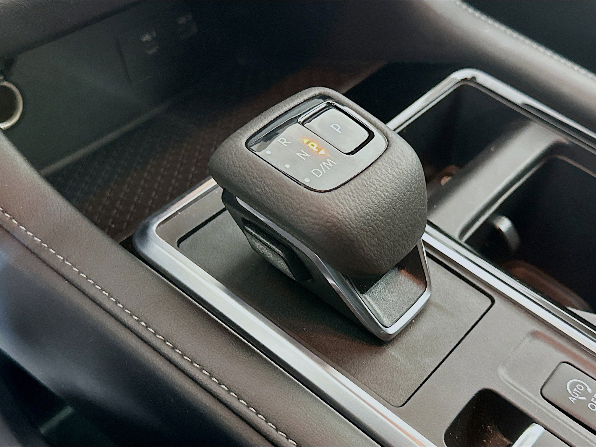 Used 2025 Nissan Pathfinder SV image 24