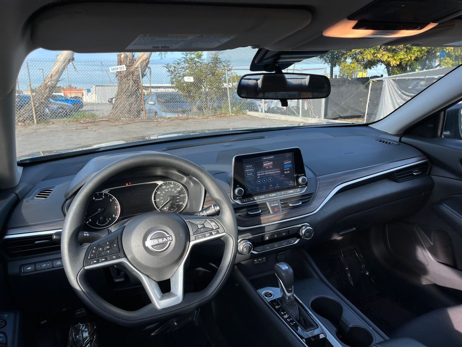 Used 2025 Nissan Altima 2.5 SV image 33