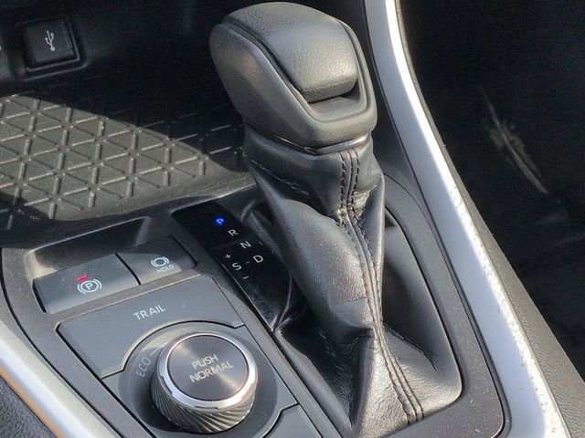 Certified 2022 Toyota RAV4 LE AWD/4WD image 22