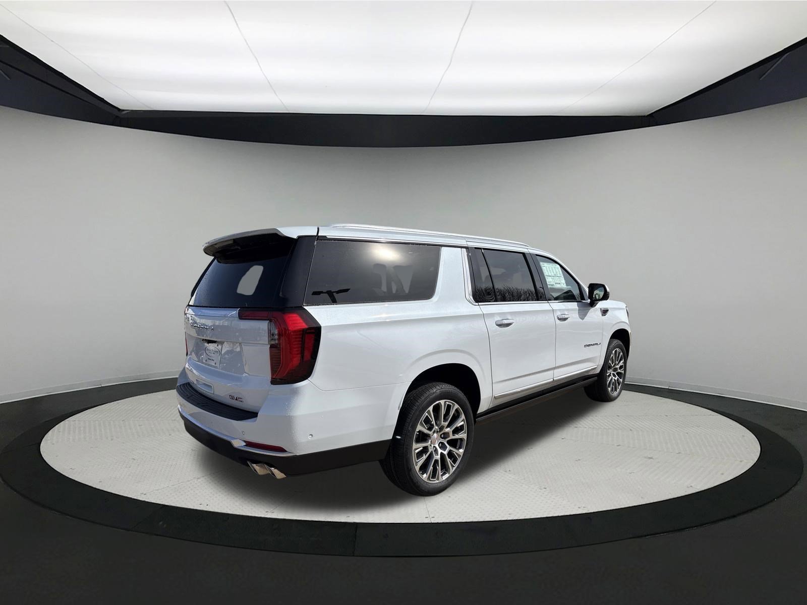 New 2026 GMC Yukon XL Denali w/ Denali Reserve Package image 7