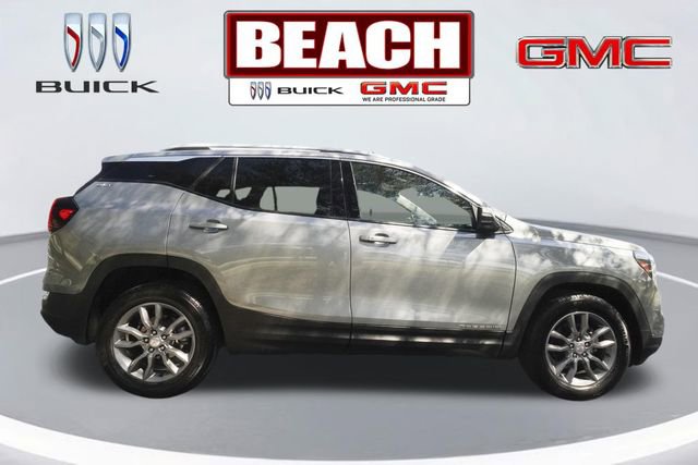Used 2024 GMC Terrain SLT image 2