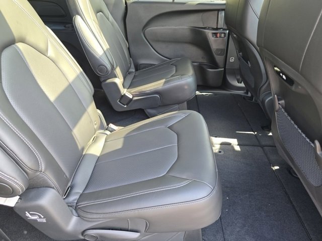 New 2026 Chrysler Pacifica Select image 29