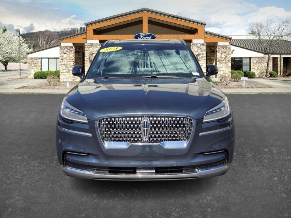 Used 2023 Lincoln Aviator Reserve w/ Equipment Group 201A image 2