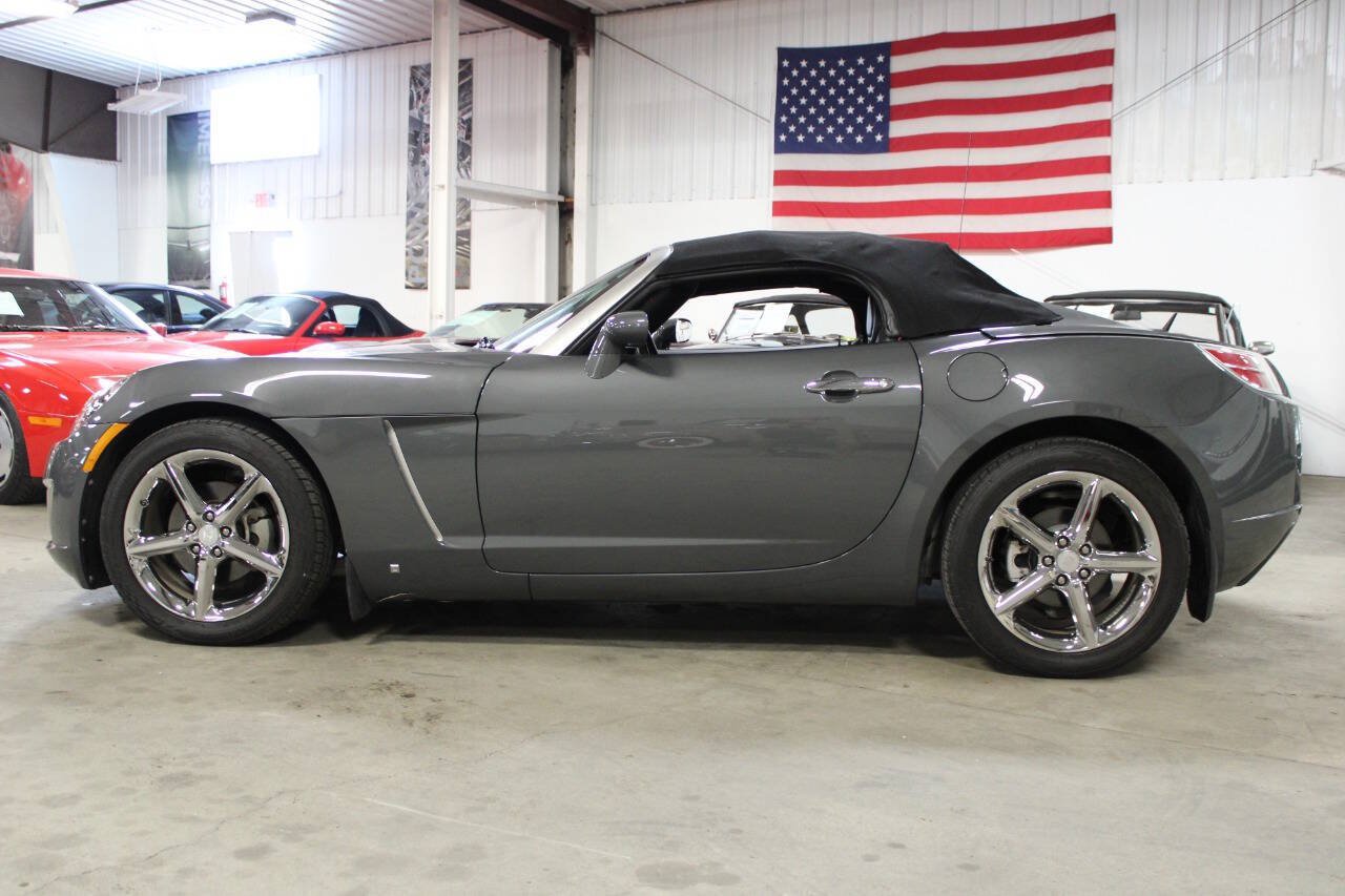 Used 2009 Saturn Sky Red Line RWD image 3