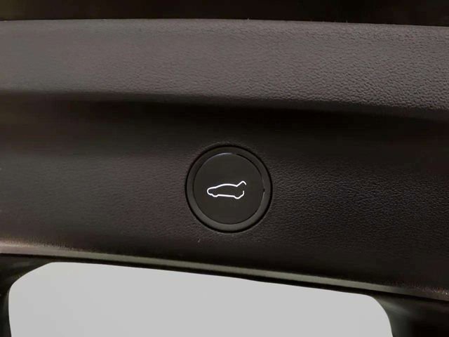 Used 2023 Tesla Model Y Performance image 9