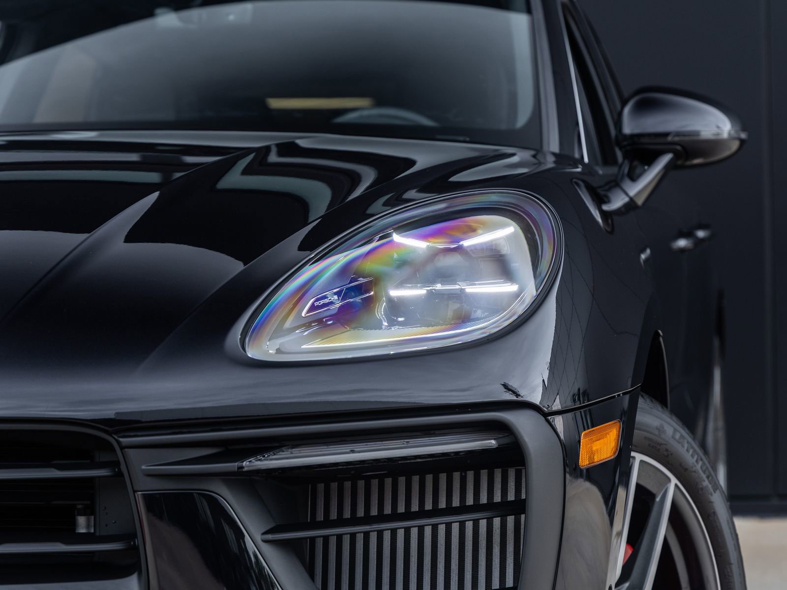 Certified 2022 Porsche Macan S image 16