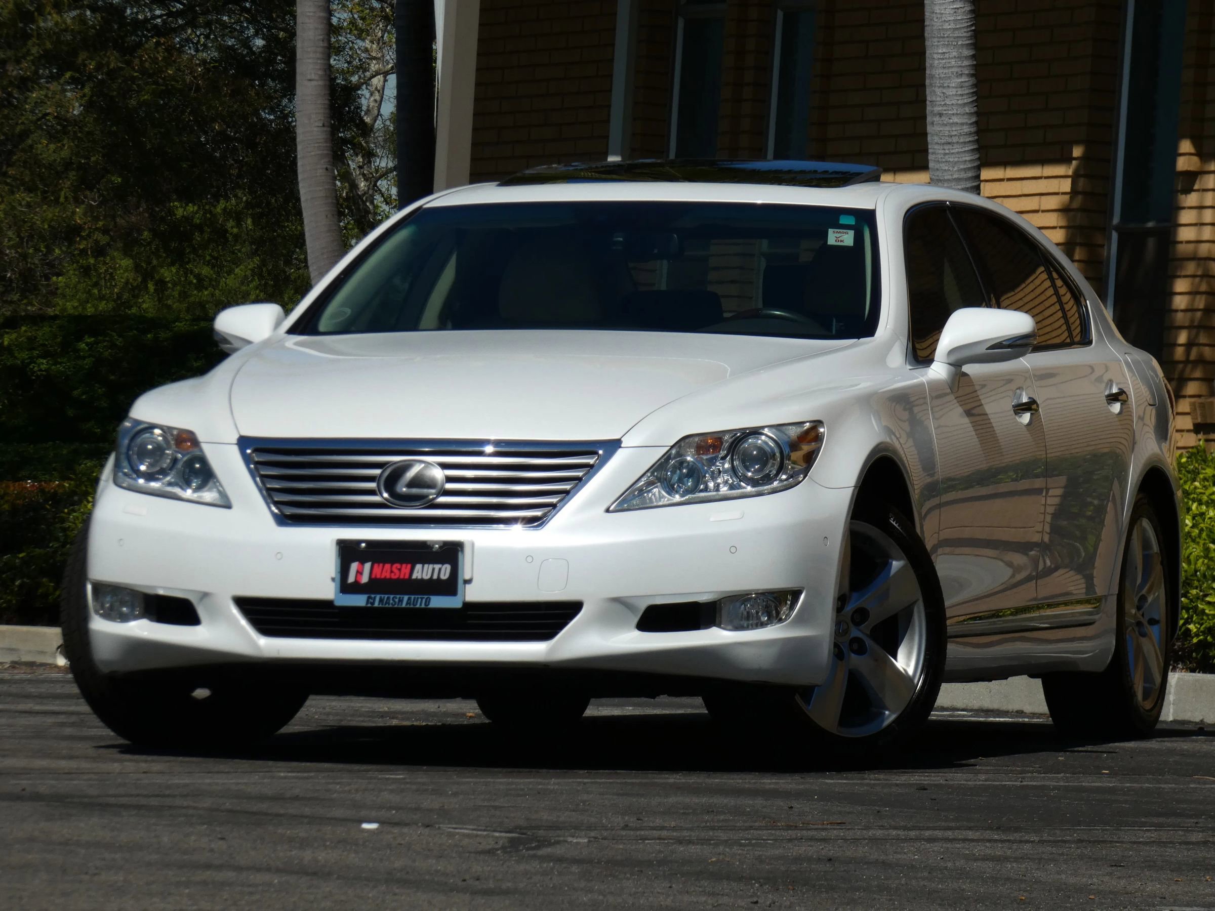 Used 2010 Lexus LS 460 L image 4