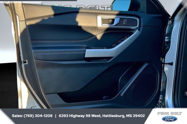 Used 2023 Ford Explorer XLT image 17