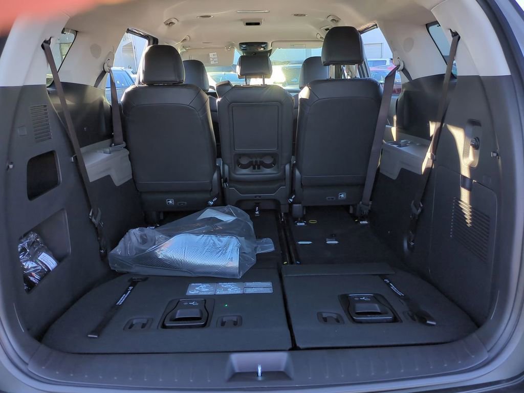 New 2026 Kia Carnival EX FWD image 24