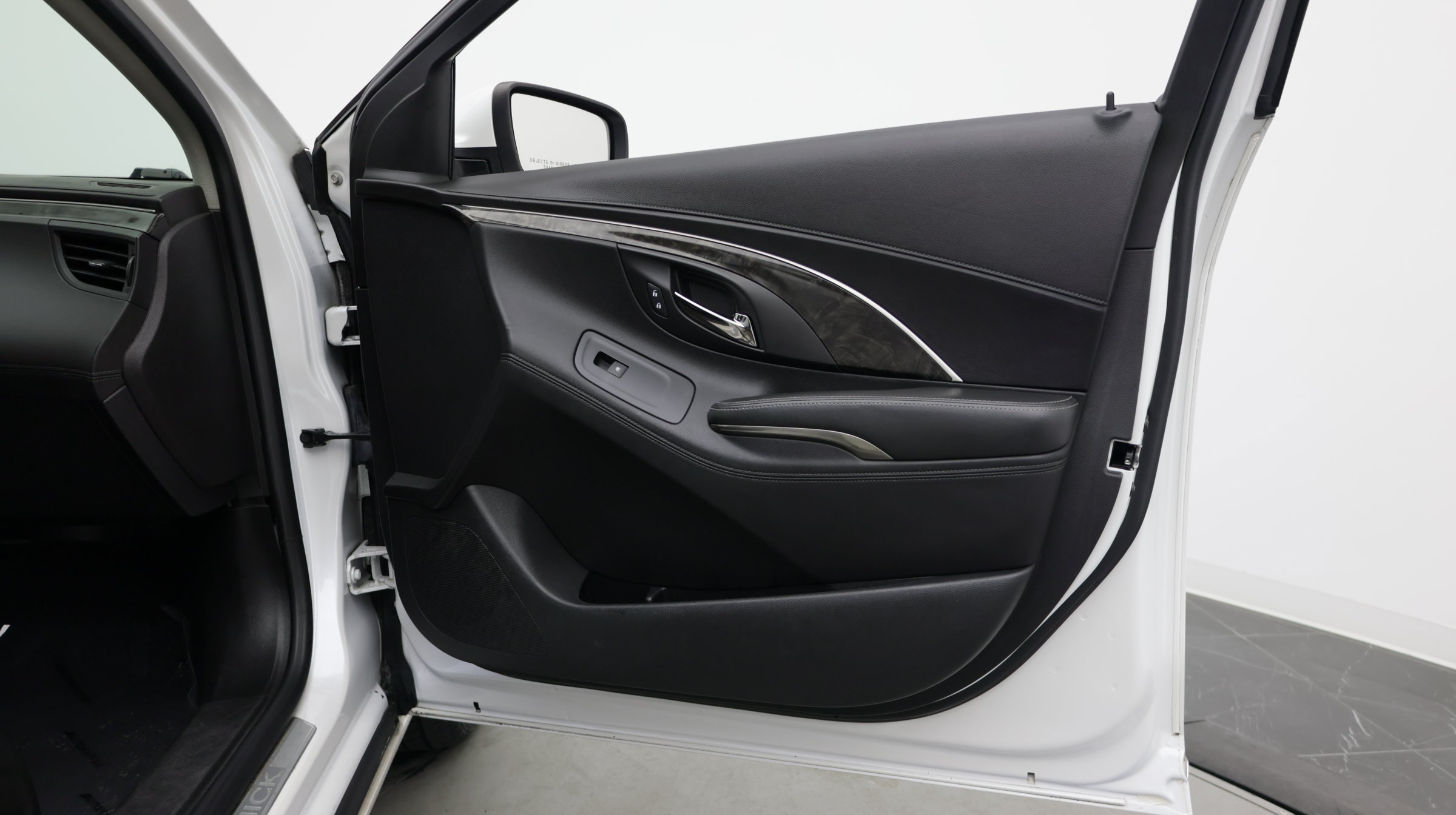 Used 2016 Buick LaCrosse FWD image 33