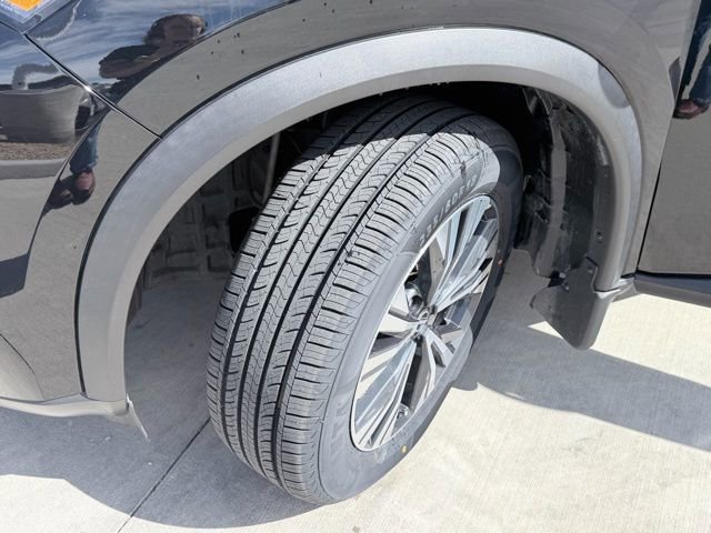 Used 2023 Nissan Rogue SV image 32