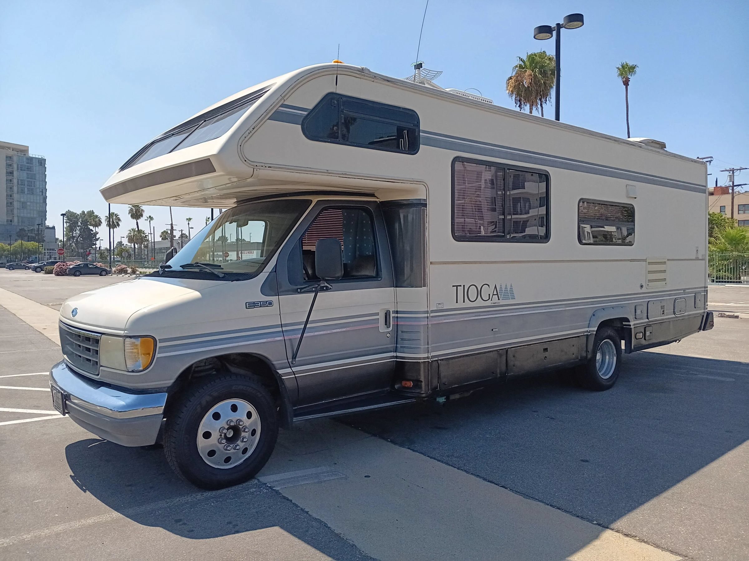 Used 1992 Ford E-350 and Econoline 350 RWD image 3
