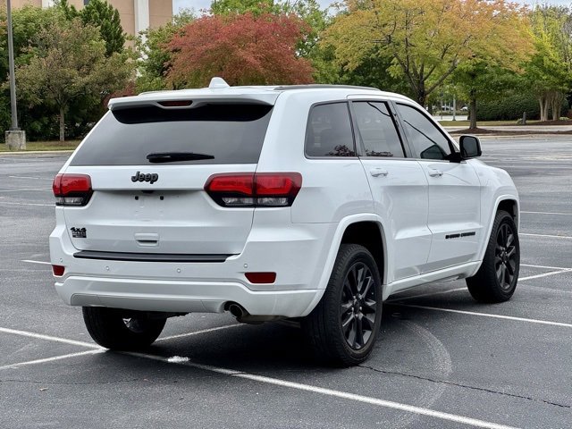Used 2022 Jeep Grand Cherokee Laredo X image 7