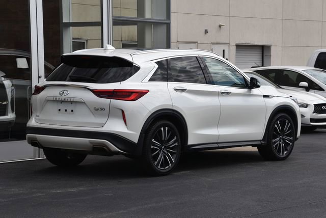 Used 2021 INFINITI QX50 Luxe w/ Appearance Package AWD/4WD image 7
