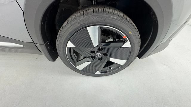 New 2026 Nissan Kicks SR w/ Cold Weather Package AWD/4WD image 9
