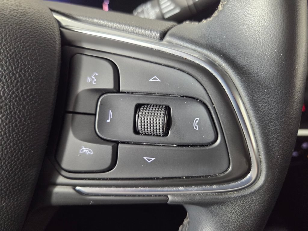 Used 2024 Buick Encore GX Sport Touring FWD image 17