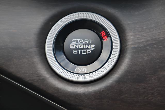 New 2025 Jeep Grand Cherokee L Limited w/ Black Appearance Package image 12