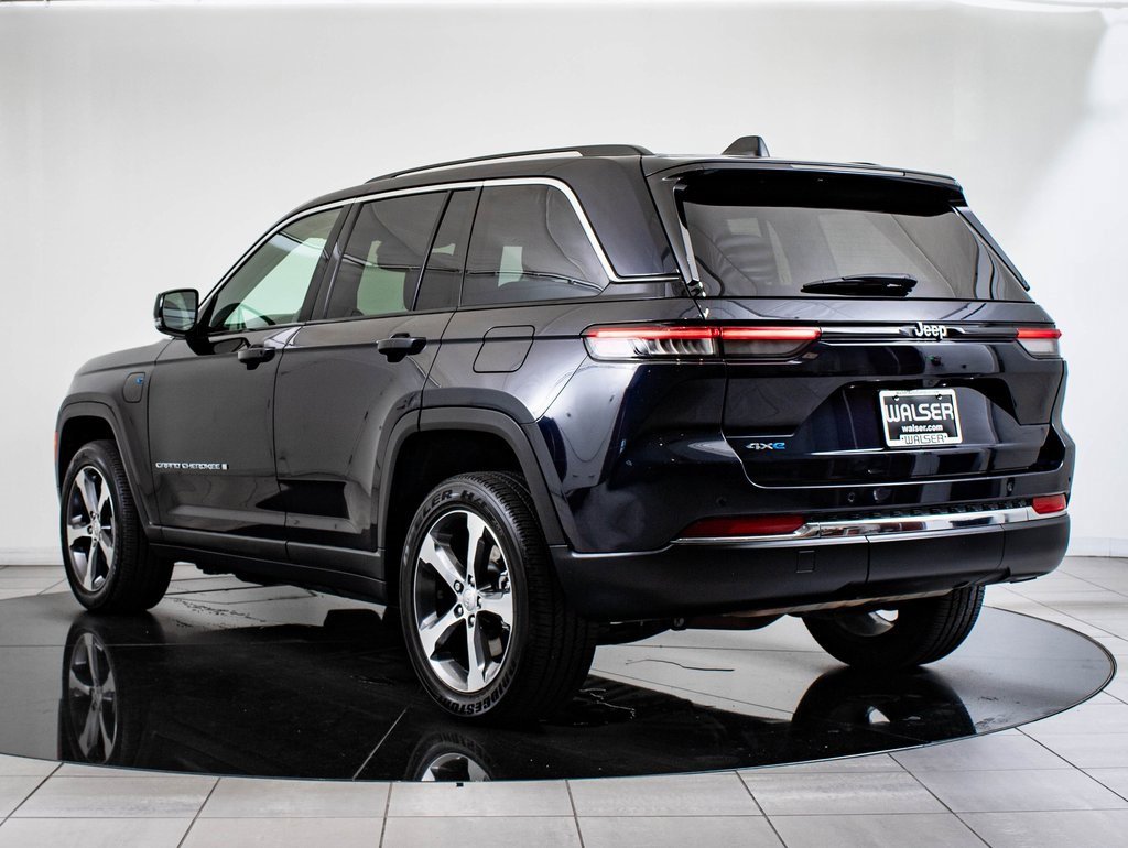 Used 2022 Jeep Grand Cherokee Limited 4xe image 11