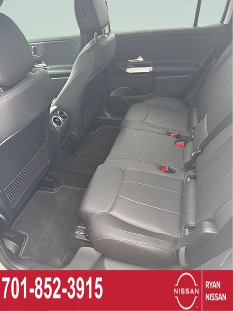 Used 2023 Mercedes-Benz GLB 250 4MATIC image 2