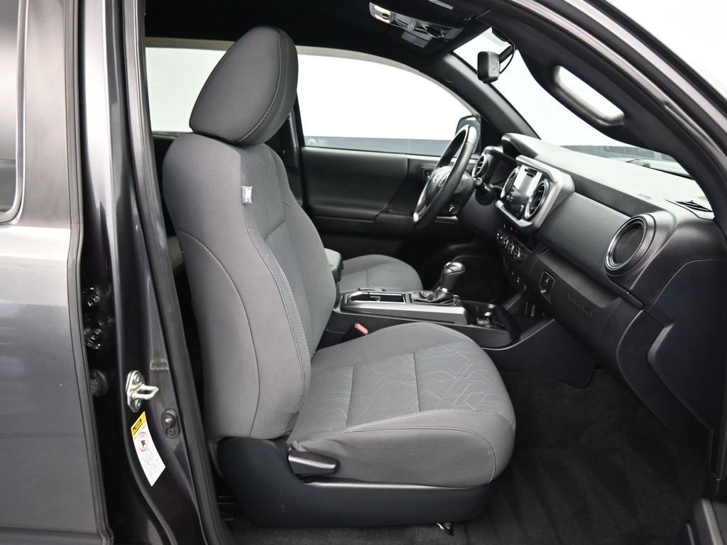 Used 2017 Toyota Tacoma TRD Off-Road image 46