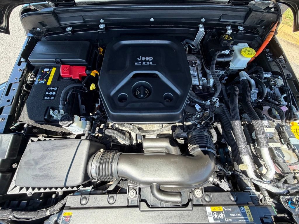 Used 2021 Jeep Wrangler Unlimited Sahara AWD/4WD image 17