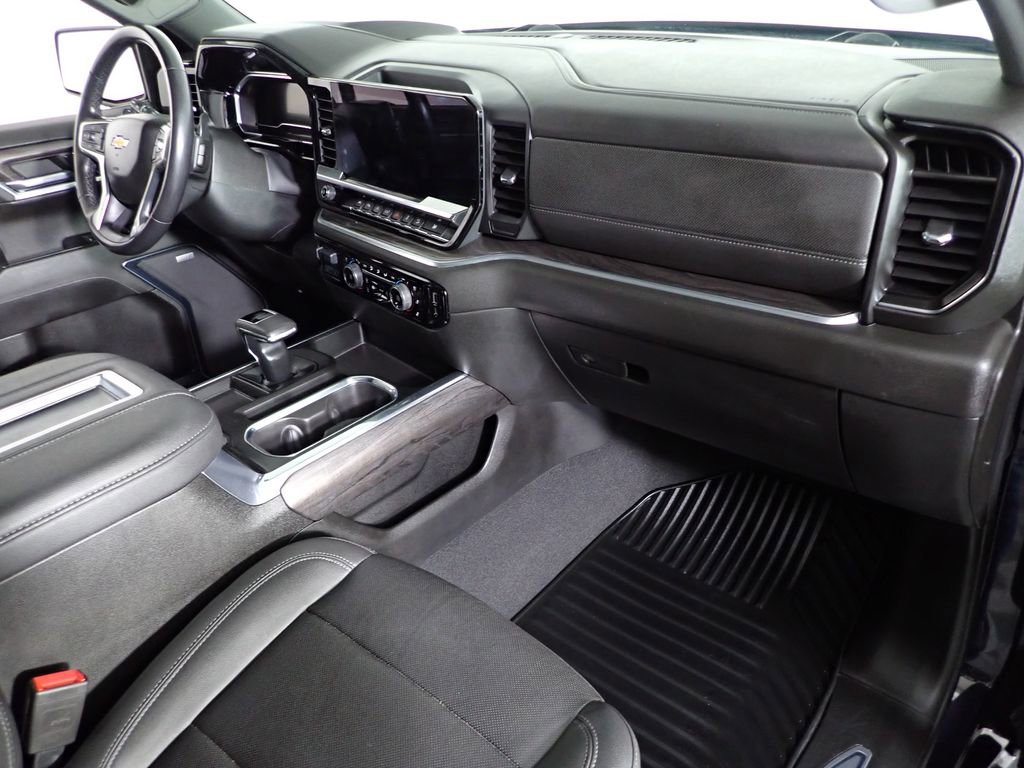 Used 2022 Chevrolet Silverado 1500 LTZ w/ LTZ Premium Package image 40