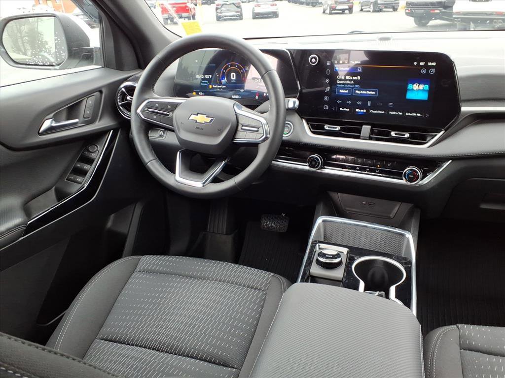 Used 2026 Chevrolet Equinox LT w/ Safety and Technology Package image 8