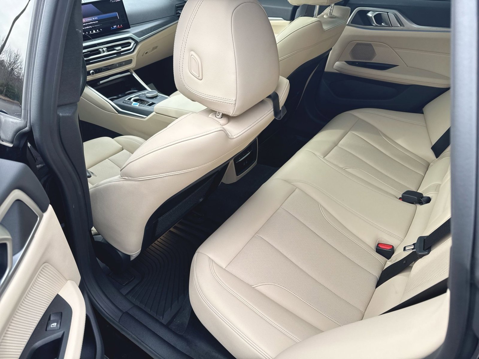 Used 2024 BMW i4 eDrive35 w/ Premium Package image 25