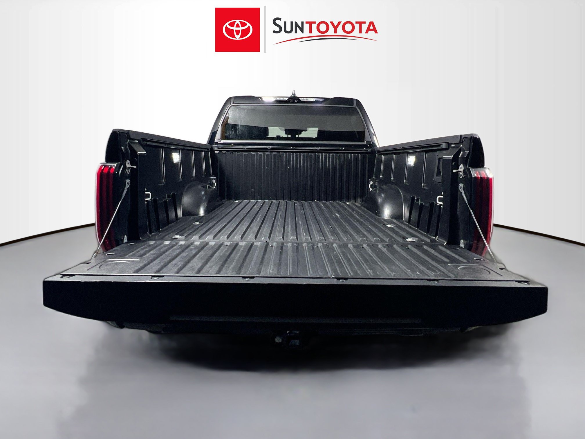 Used 2024 Toyota Tundra Platinum AWD/4WD image 33