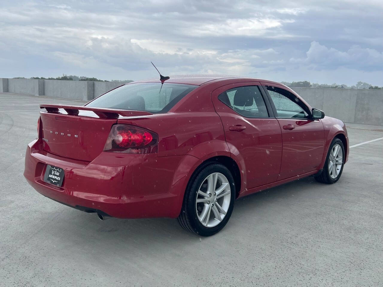 Used 2013 Dodge Avenger SE FWD image 5