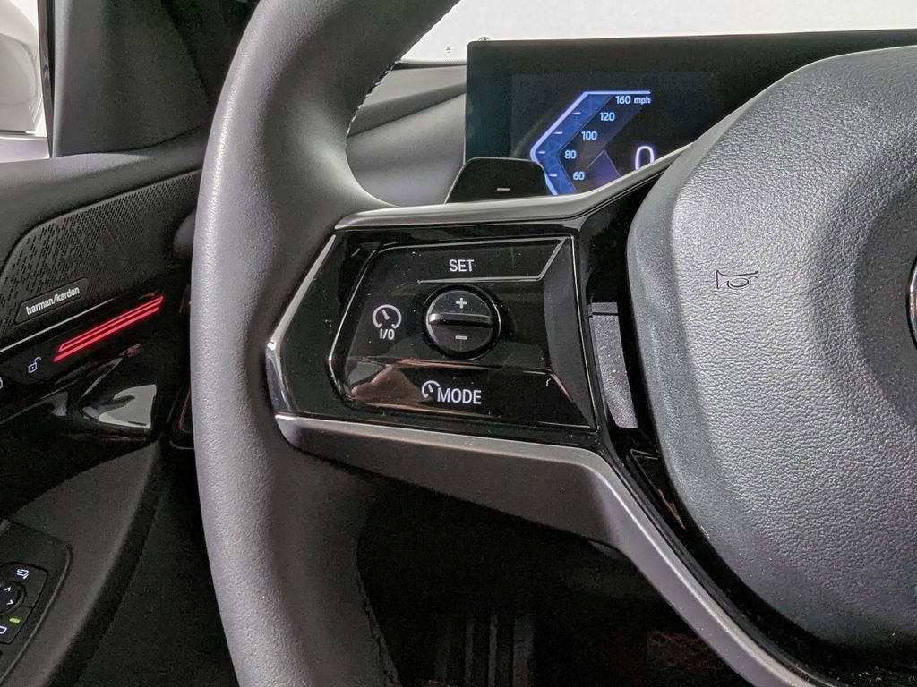 Used 2025 BMW 530i xDrive image 30