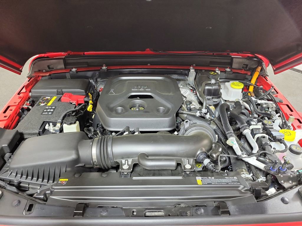 Used 2025 Jeep Wrangler Unlimited Sahara image 9