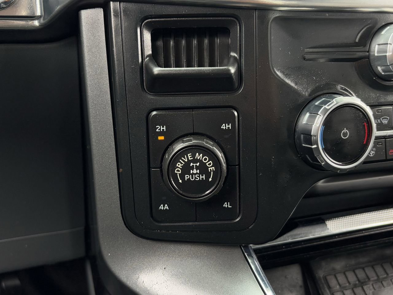 Used 2022 Ford F150 Lariat w/ Equipment Group 502A High AWD/4WD image 23