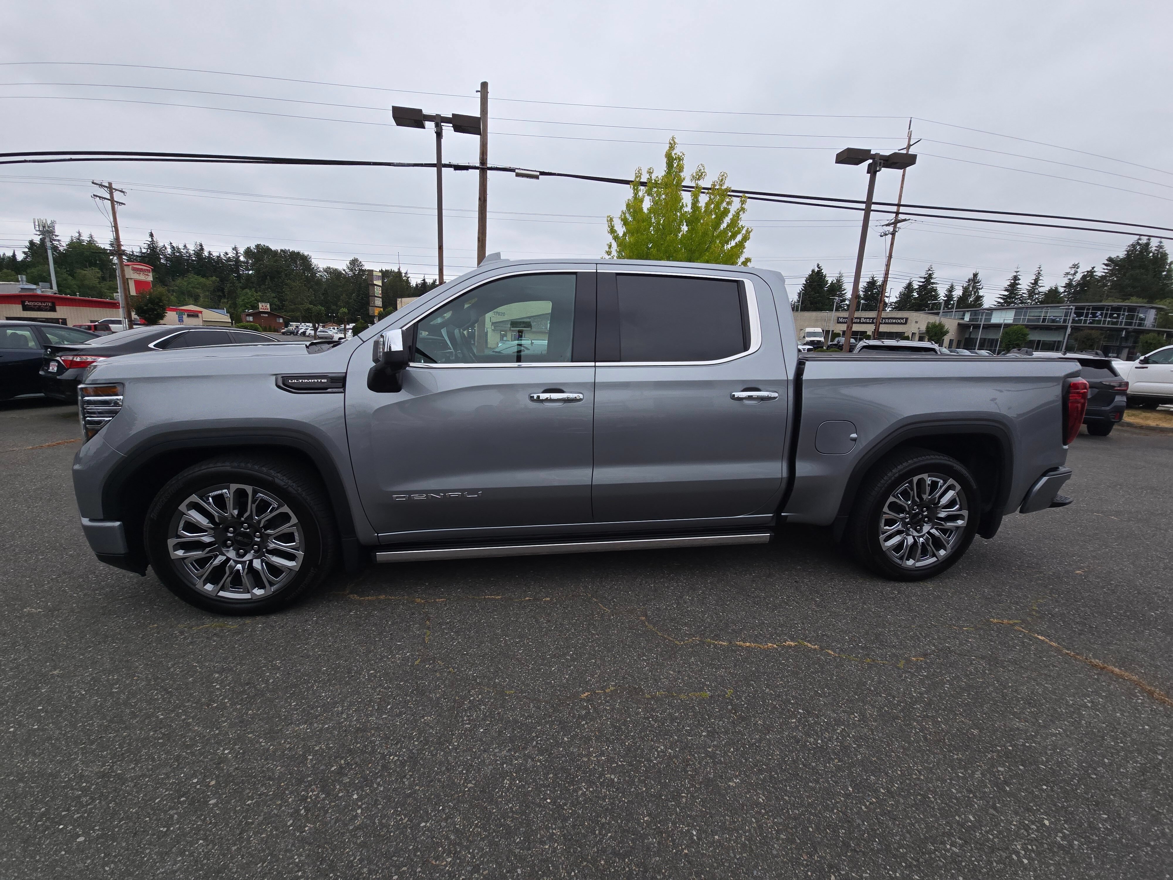 Used 2024 GMC Sierra 1500 Denali Ultimate AWD/4WD image 4